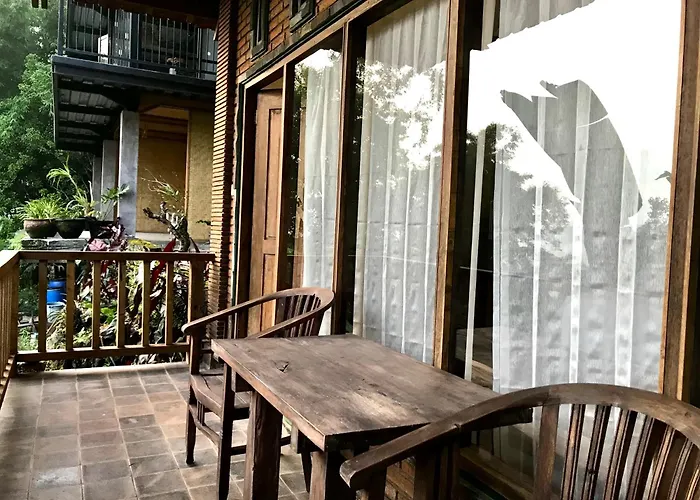 Kraras The & Donbiyu Rooftop Rendezvous Restaurant Mini-hôtel Munduk