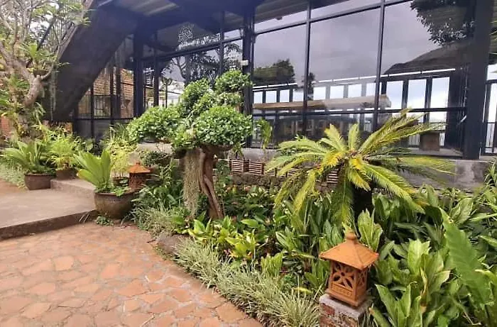 Kraras The & Donbiyu Rooftop Rendezvous Restaurant Munduk